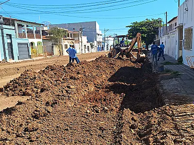Lajotas retiradas da rua Ladário serão reaproveitadas em alamedas e vias de menor movimento