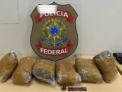 Mulher é presa por envolvimento no tráfico de drogas em Corumbá