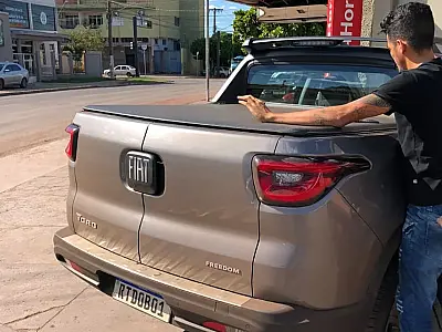 Polícia Civil impede travessia de carro furtado para Bolívia e casal é preso