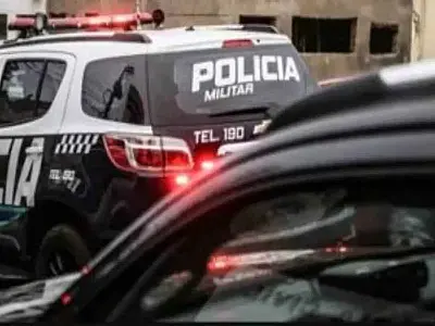Após invadir a casa da ex armado, homem é preso escondido no guarda-roupas