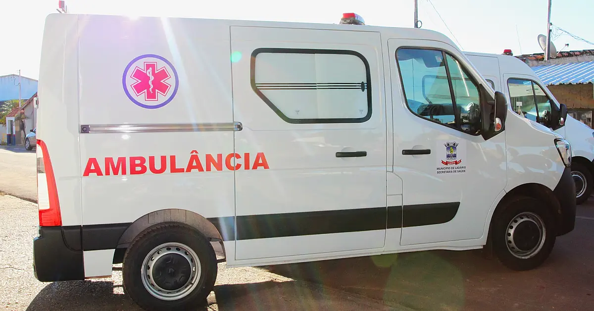 Mulher de 60 anos é atropelada em frente ao CEM