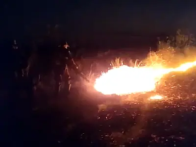 Bombeiros acabam com incêndio no Porto da Manga; local segue sendo monitorado