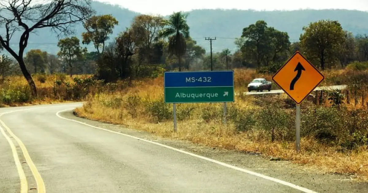 Trade turístico e moradores comemoram pavimentação no acesso ao Distrito de Albuquerque