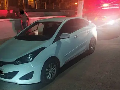 Três homens são presos com carro furtado que seria atravessado para Bolívia