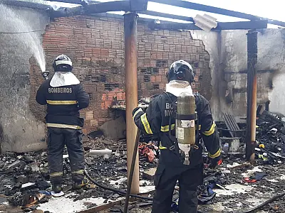 Bombeiros combatem cinco incêndios em 24 horas na região de Corumbá e Ladário