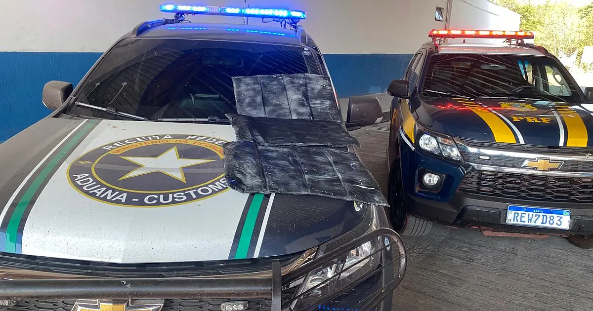 Operação apreende mercadorias irregulares e cocaína em ônibus clandestino que seguia para SP