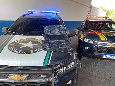 Operação apreende mercadorias irregulares e cocaína em ônibus clandestino que seguia para SP
