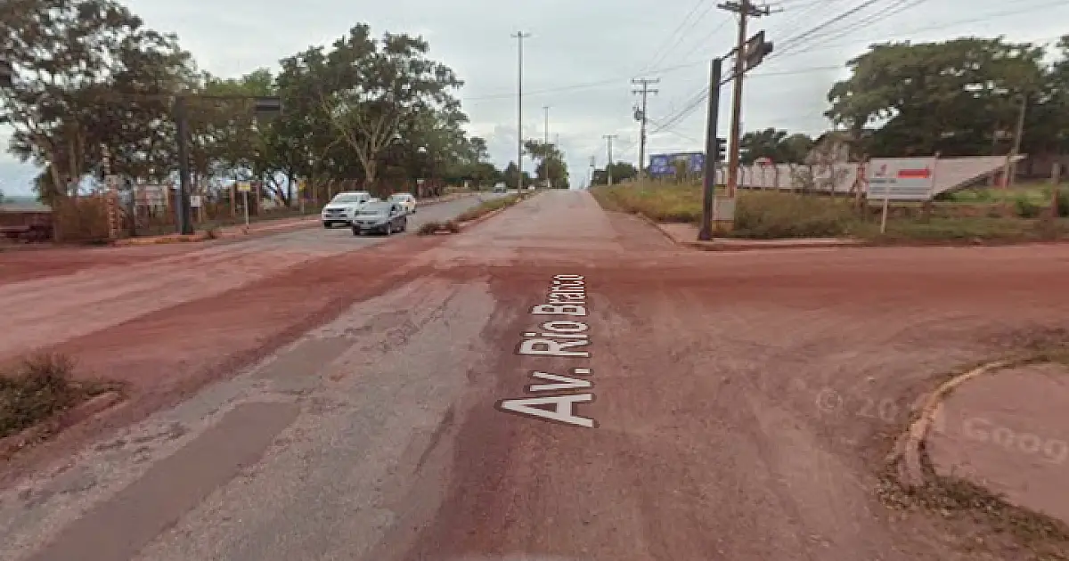 Vereadores cobram recuperação urgente da Avenida Rio Branco