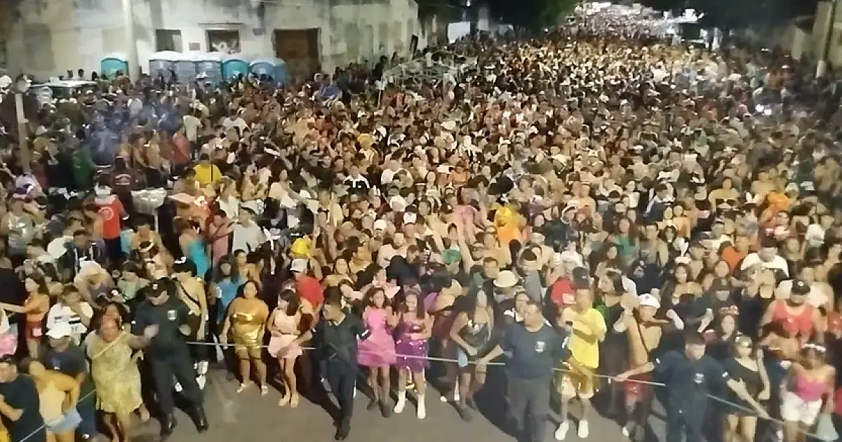 Cibalena arrasta multidão e Axé Blonde levanta o público no palco principal