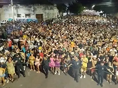 Cibalena arrasta multidão e Axé Blonde levanta o público no palco principal