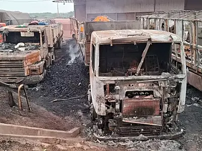 Incêndio em carga de carvão atinge três carretas na Agesa
