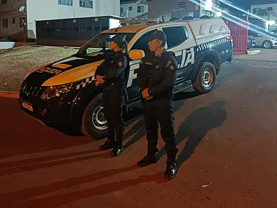 Homem é preso após ameaçar familiares com faca em Corumbá