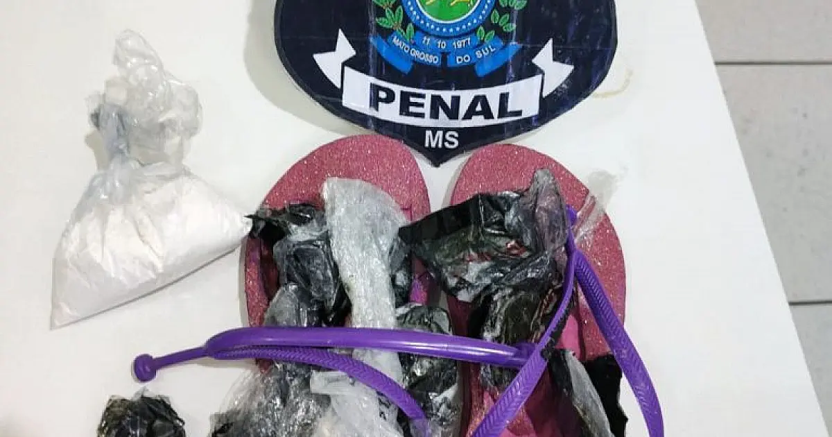 Visitante tenta entrar no presídio de Corumbá com cocaína escondida no chinelo