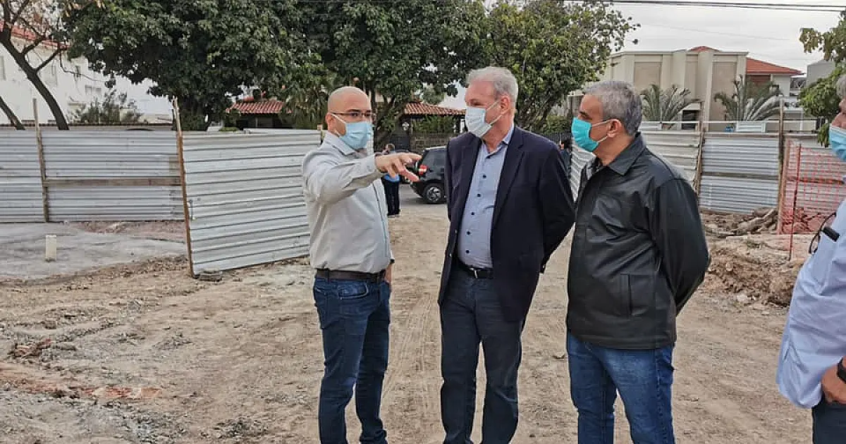 Luciano Costa aprova andamento das obras na Santa Casa
