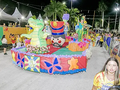 Em primeiro desfile na Avenida, Corumbá do Amanhã mostra futuro do carnaval corumbaense
