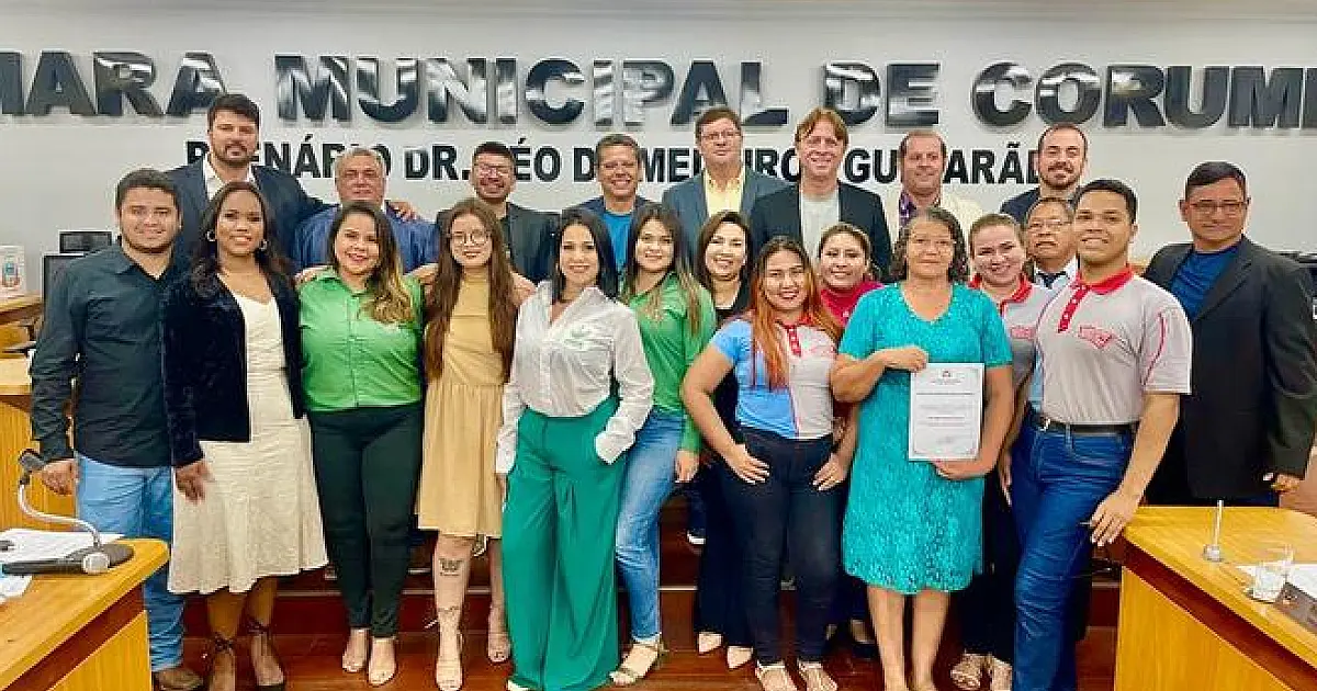 Câmara presta homenagem a pessoas que realizam serviços importantes na cidade