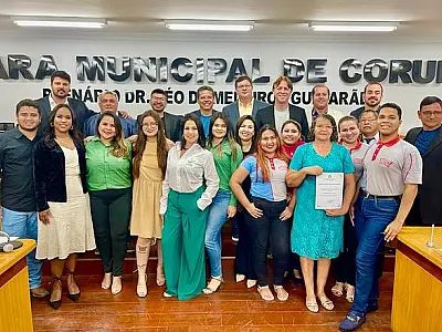 Câmara presta homenagem a pessoas que realizam serviços importantes na cidade