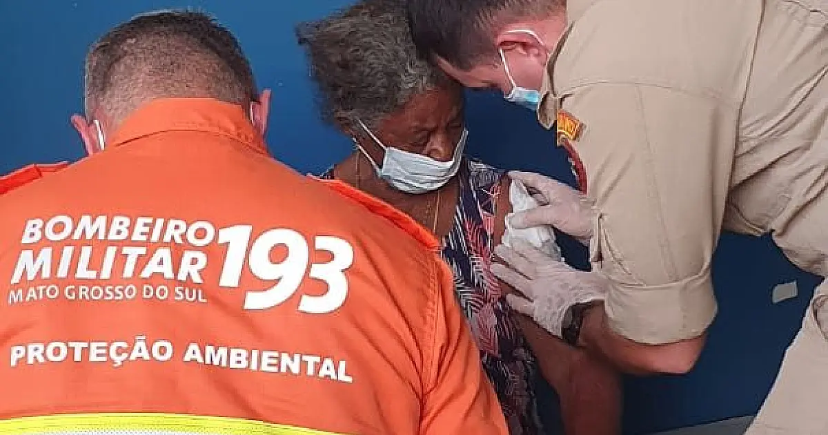 Idosa resgatada com queimaduras teve a casa destruída pelo fogo no Pantanal
