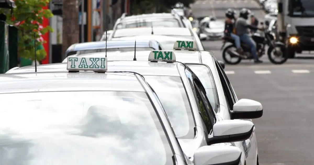 Taxistas contam com isenção de ICMS na compra de veículos elétricos e híbridos