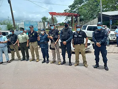 Polícia Boliviana devolve veículos furtados e roubados às vítimas