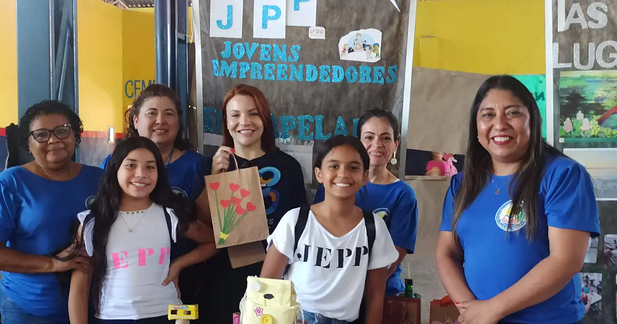 Estudantes de Corumbá expõem trabalhos na Feira Jovens Empreendedores
