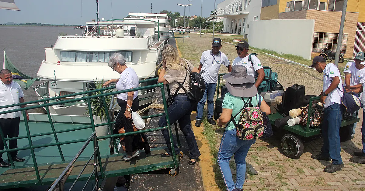 A magia da pescaria no Pantanal de Corumbá a bordo de um barco-hotel