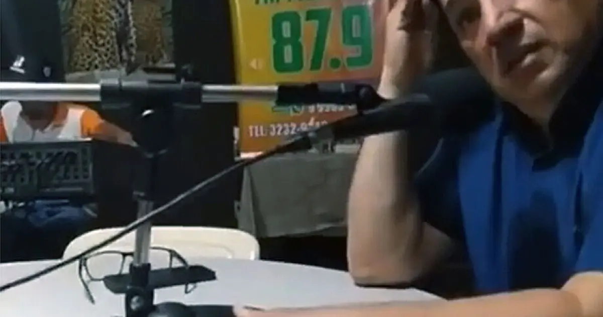 Sem saber que estava ao vivo, Marcelo Iunes liga a "metralhadora" contra opositores