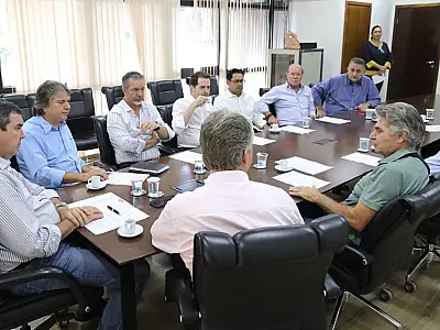 Governador discute obras da rota bioceânica com setor de transportes de MS