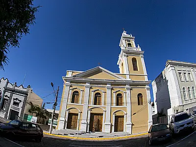 Catedral de Nossa Senhora da Candelária celebra padroeira de Corumbá com missas e procissão