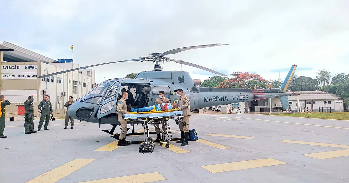 Idoso cai de telhado e é resgatado por helicóptero no Paiaguás