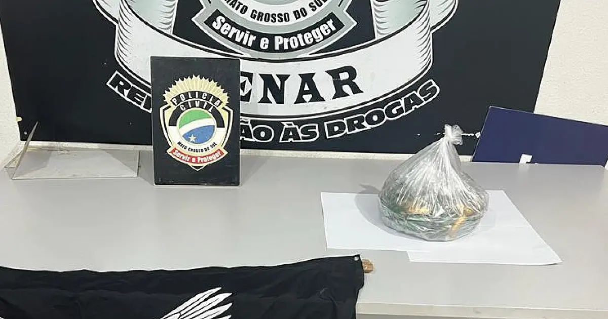 Bolivianos são presos com 151 cápsulas de cocaína no estômago
