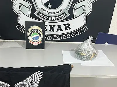 Bolivianos são presos com 151 cápsulas de cocaína no estômago