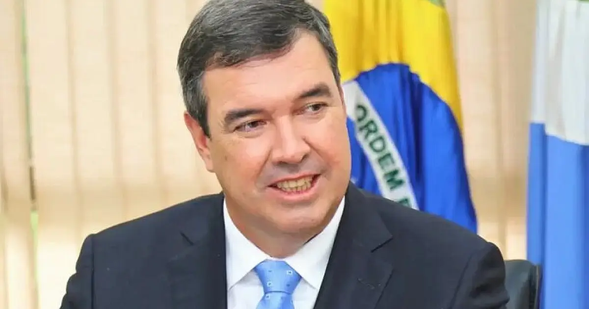 Pesquisa: Governador Eduardo Riedel tem 81% de aprovação em primeiro ano de gestão