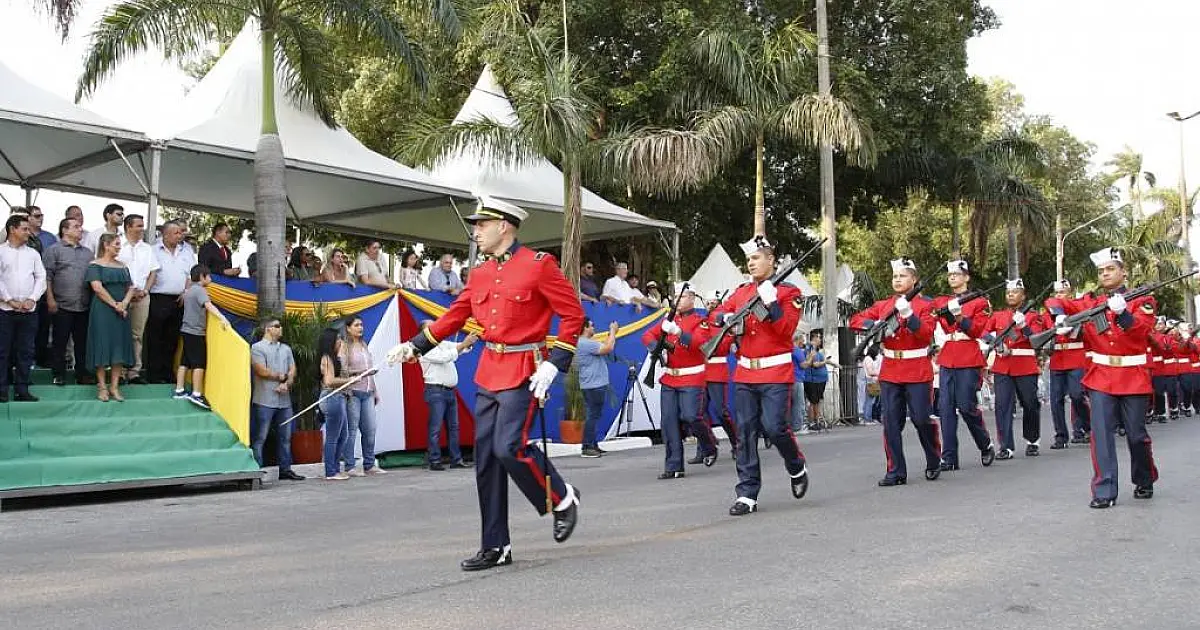 Ato cívico-militar e desfile celebram 200 anos da Independência do Brasil