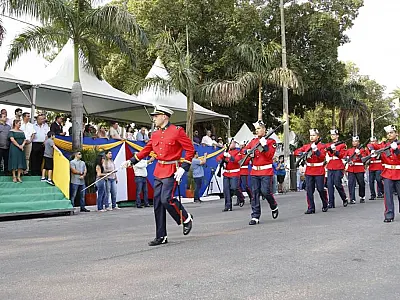 Ato cívico-militar e desfile celebram 200 anos da Independência do Brasil