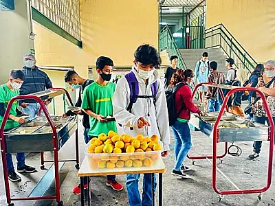 Estudantes da Escola Estadual JGP tem cardápio pantaneiro e ajudam na lavagem dos pratos