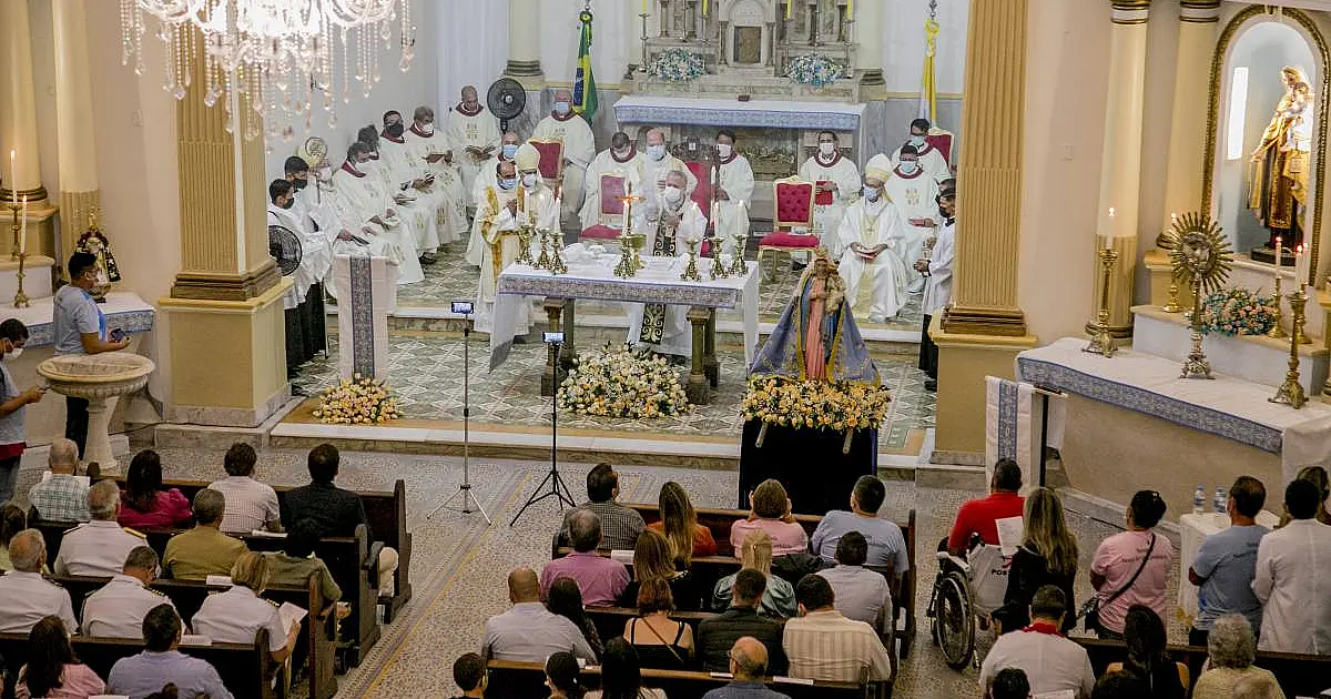 Reinauguração da Catedral de Nossa Senhora da Candelária emociona fiéis