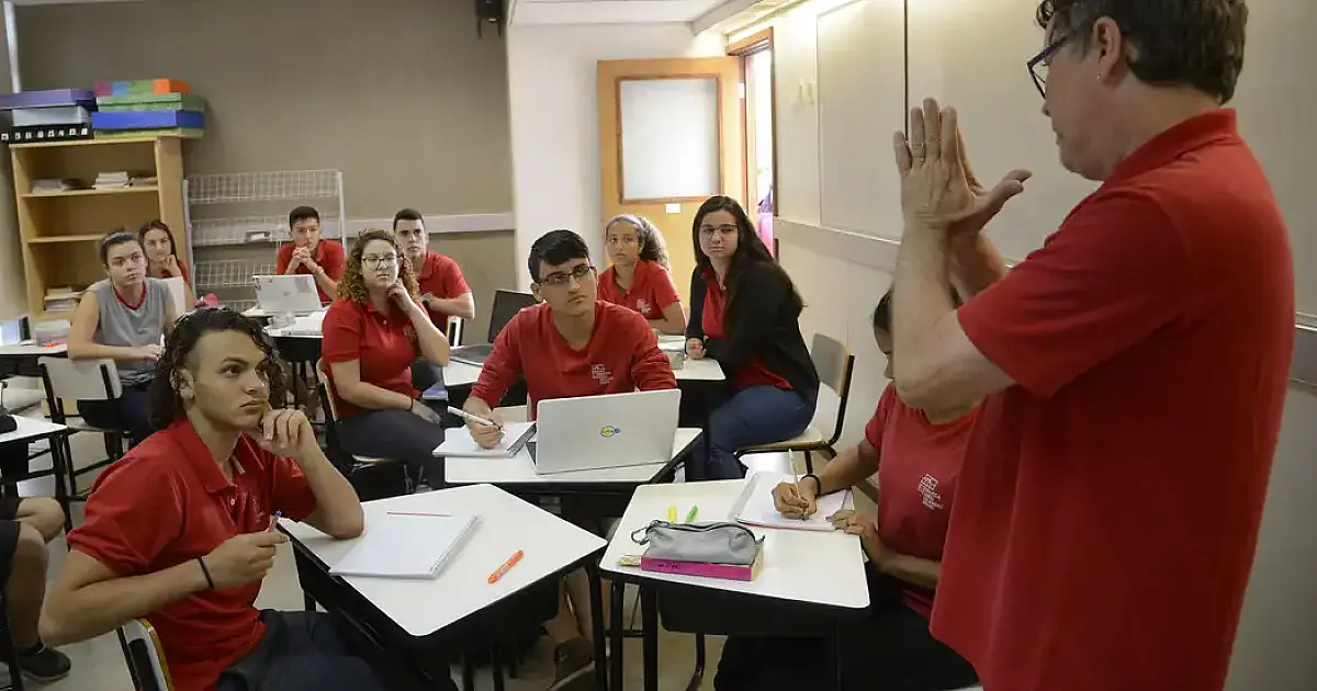 Pagamento do Pé-de-Meia começa nesta segunda-feira