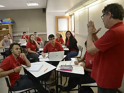 Pagamento do Pé-de-Meia começa nesta segunda-feira