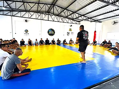 De olho no Carnaval, Guarda Municipal de Ladário recebe treinamento de defesa pessoal na PM