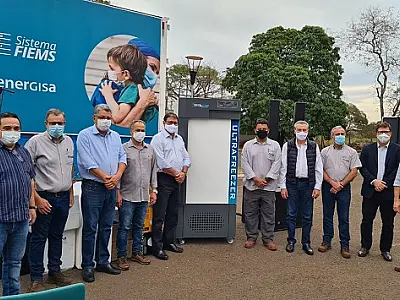 Vetria e Vetorial doam ultrafreezer para campanha contra Covid em Corumbá
