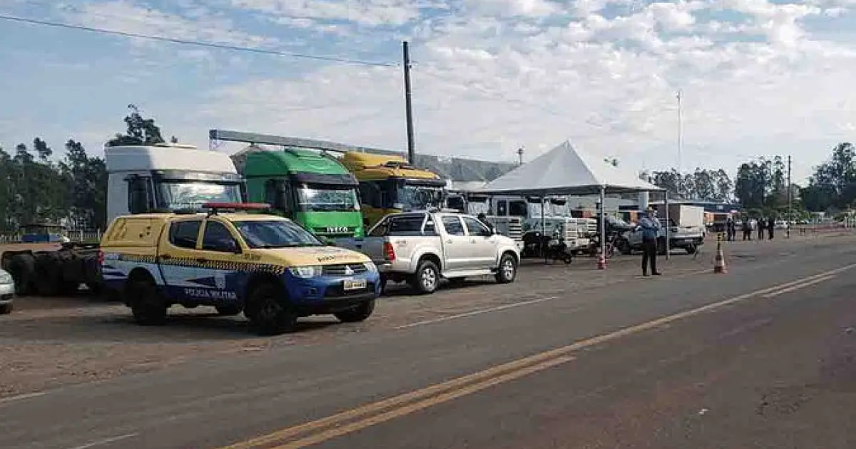 Caminhoneiros pró-Bolsonaro mantêm 1 trecho com bloqueio parcial e 2 pontos de concentração em MS