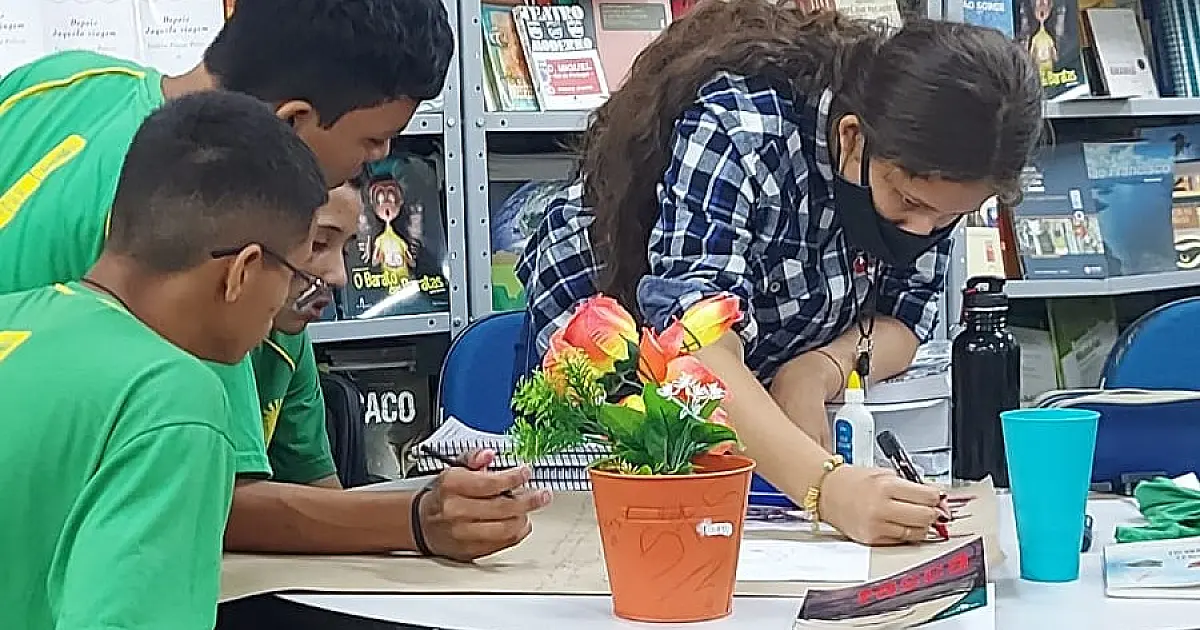 Estudantes da EE 2 de Setembro desenvolvem projeto sobre a obra de Manoel de Barros