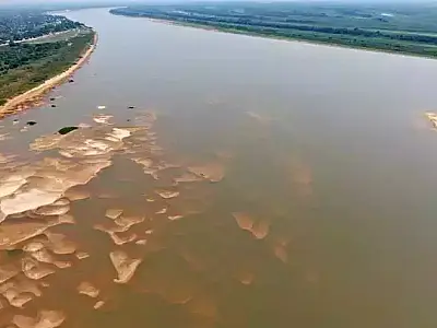 Com menor nível da história, navegação no Rio Paraguai pode parar em 1 mês
