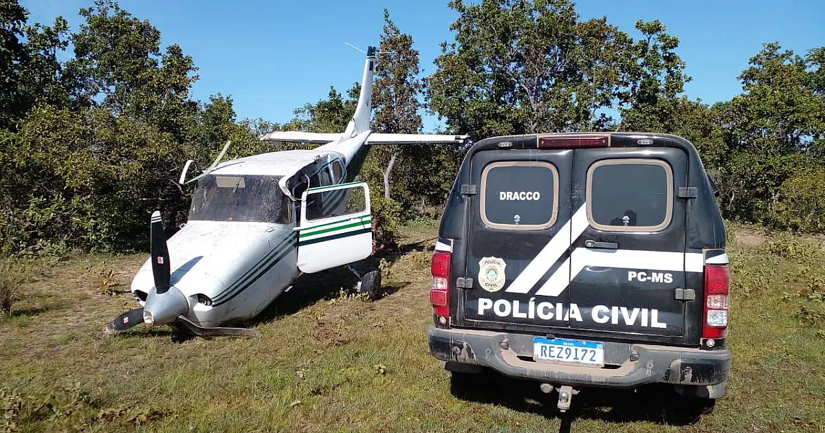 Avião com bandeira boliviana preparado para o transporte de cocaína é apreendido pelo Dracco