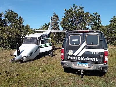 Avião com bandeira boliviana preparado para o transporte de cocaína é apreendido pelo Dracco