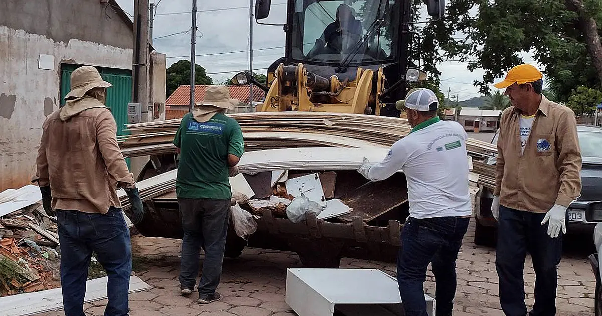 Mutirão de limpeza no bairro Guatós continua neste sábado