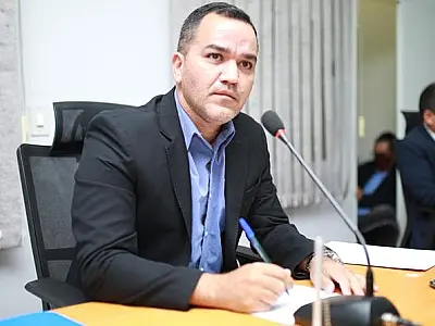 Vereador Marcelo Araújo reivindica prioridade para portadores do autismo em estacionamentos