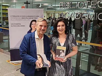 Simone Tebet e Bosco Martins lançam livros em Brasília e ministra destaca "esquina da sensibilidade"