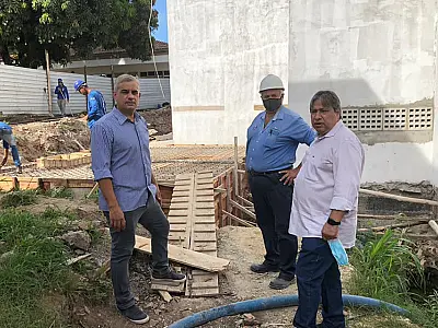 Vereador Luciano Costa aprova andamento da obra do novo pronto-socorro de Corumbá